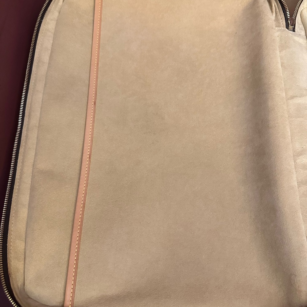 Louis Vuitton Messenger Bag - Picture 9 of 11